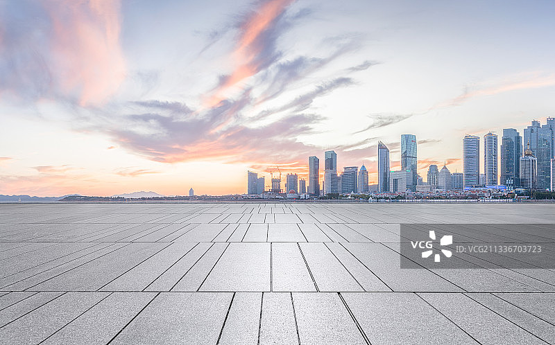 黄昏天际线城市广场图片素材