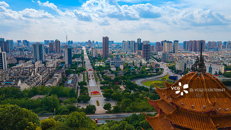 德阳钟鼓楼俯瞰德阳市区图片素材