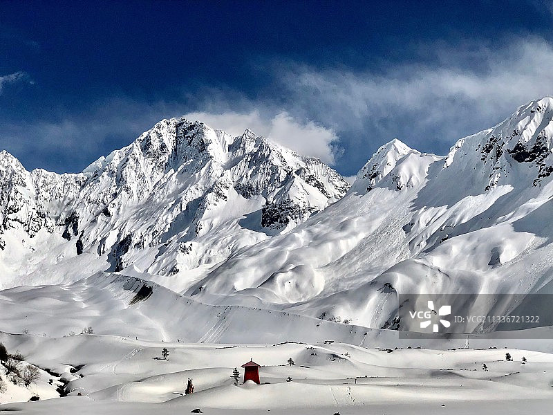 嘎隆拉雪山图片素材