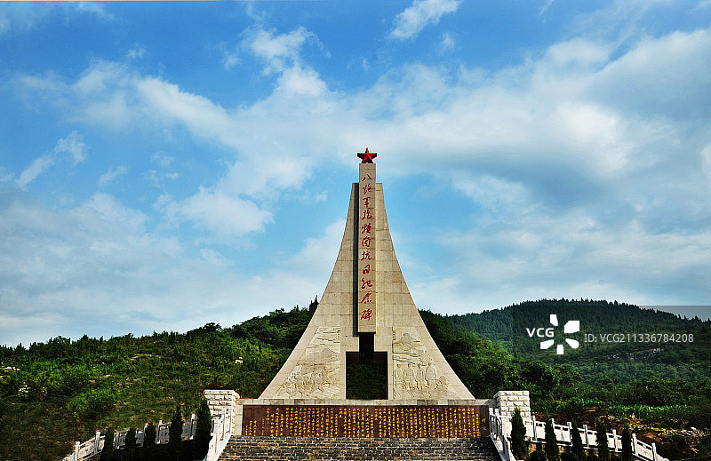 山东枣庄八路军抱犊崮抗日纪念碑图片素材