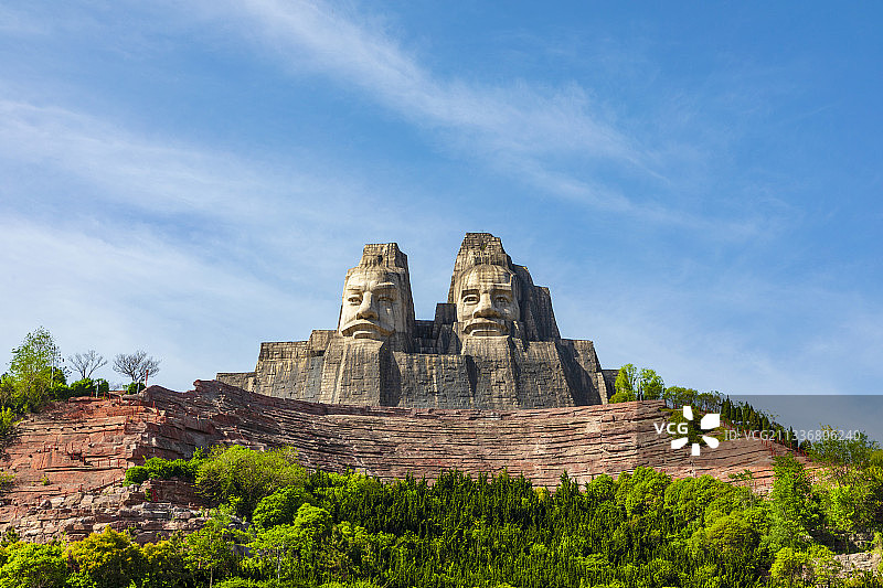 河南郑州：郑州黄河文化公园——郑州黄河风景名胜区炎黄二帝塑像图片素材