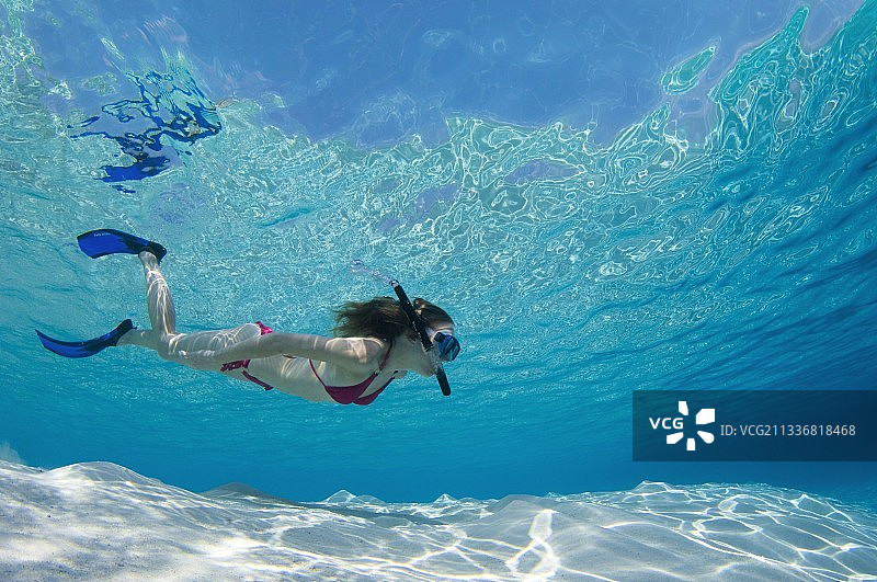 在马尔代夫浮潜图片素材