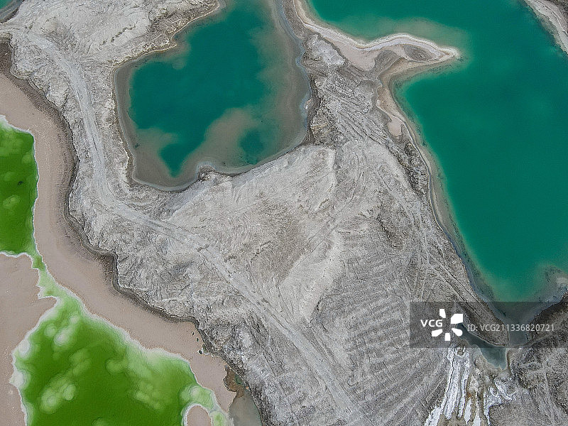 上帝打翻了调色盘-大柴旦翡翠湖图片素材