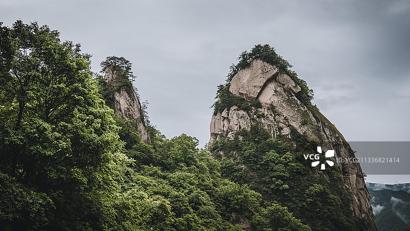 天河大峡谷 伏牛山世界地质公园 山与云海图片素材