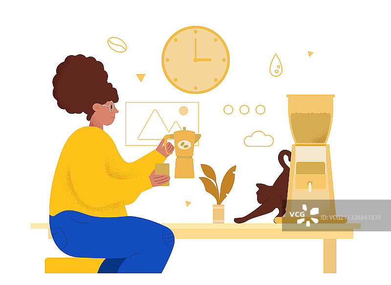 在休息室里享用午餐的超重女人图片素材