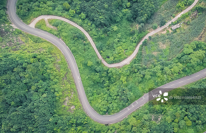 都江堰蒲虹路航拍曲线图片素材