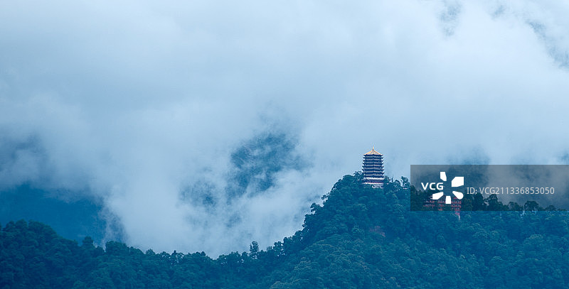 雾漫青城图片素材