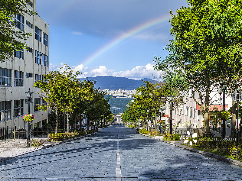 日本雨后的街道图片素材