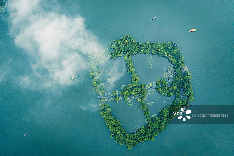 云中瀛洲--杭州西湖小瀛洲图片素材