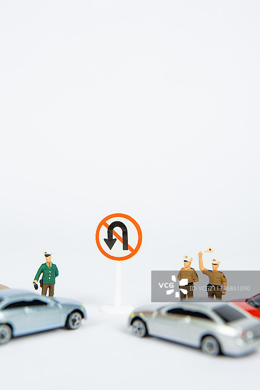 交通警察，前方禁止掉头，道路交通安全法图片素材