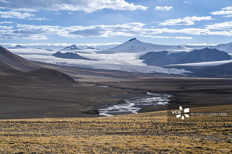 远眺普若冈日大冰川图片素材