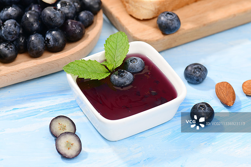 蓝莓与蓝莓酱图片素材