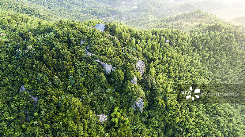 航拍安徽省宣城郎溪县石佛山生态环境图片素材