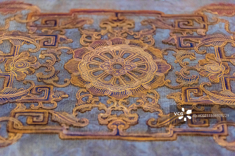 中国北京故宫清代符望阁南间描金银漆纱横披窗槅心图片素材