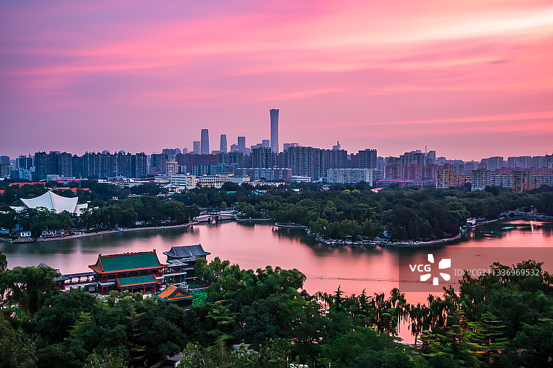 龙潭湖公园与CBD图片素材