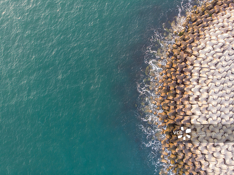 海边防浪梯礁石图片素材