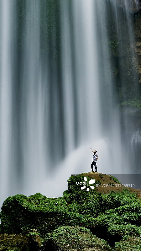 羊皮洞大瀑布图片素材