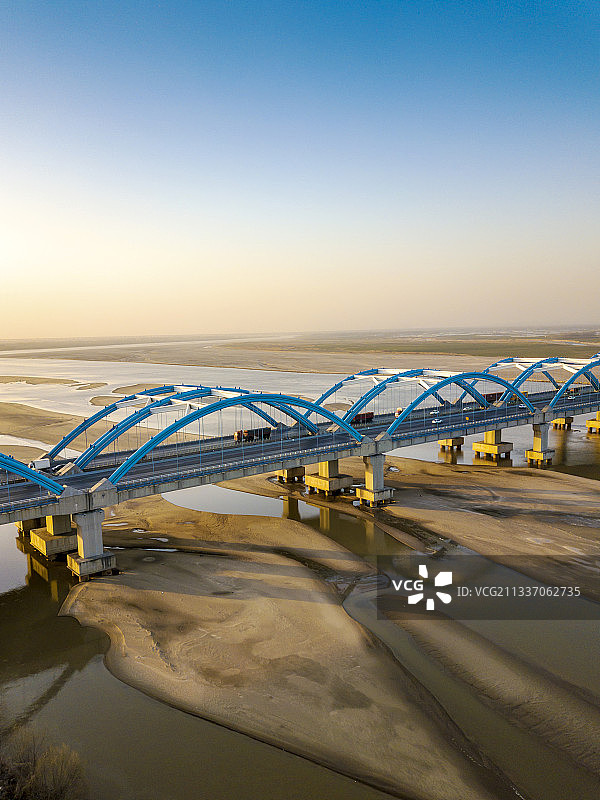 河南郑州京港澳高速刘江黄河大桥风光图片素材