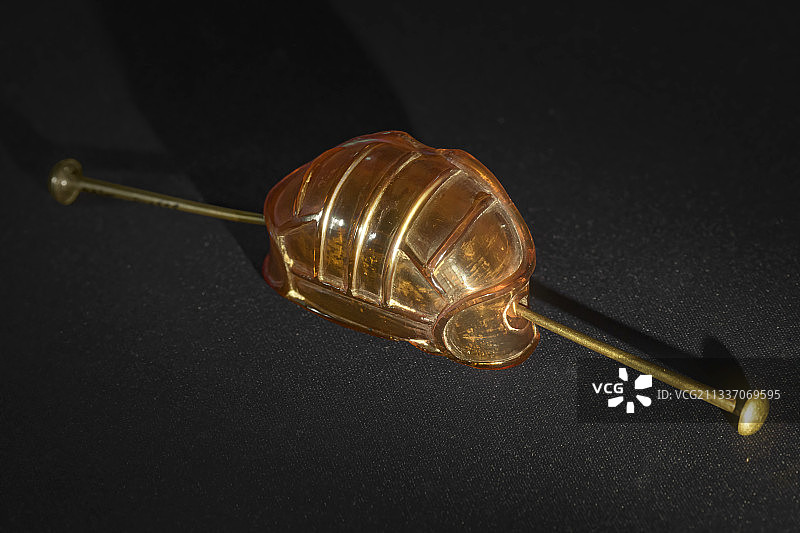 琥珀束发冠，太平门外徐俌夫妇墓，南京市博物馆朝天宫一级文物图片素材