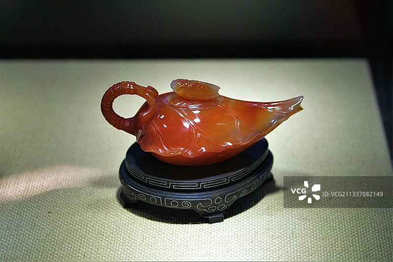 透明玉壶特写图片素材