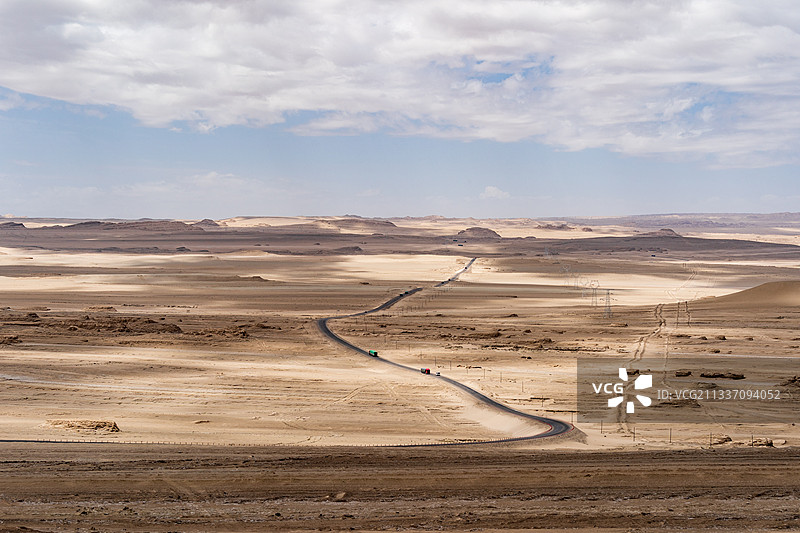 柴达木无人区315国道图片素材