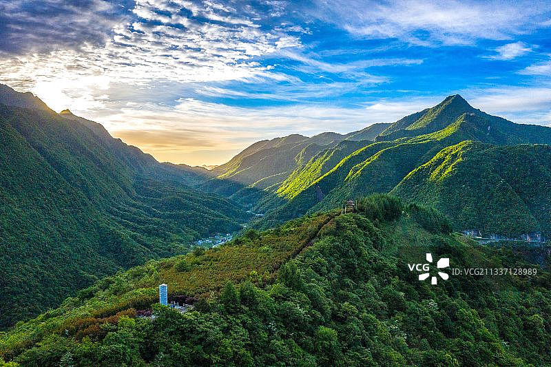 鸡心岭晨辉图片素材