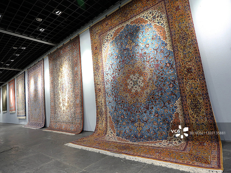 领略丝路文明 近150件伊朗代表手工艺精品亮相中国南京图片素材