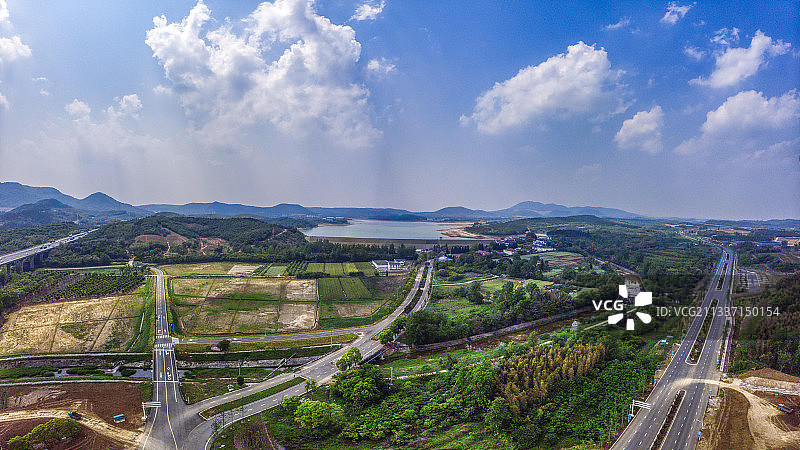 江苏省常州市金坛区茅山风景名胜区茅东水库及周边环境航拍全景图片素材