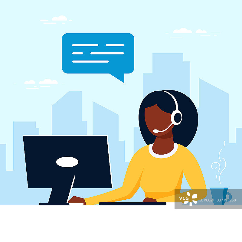 戴耳机和麦克风的女人与笔记本电脑图片素材