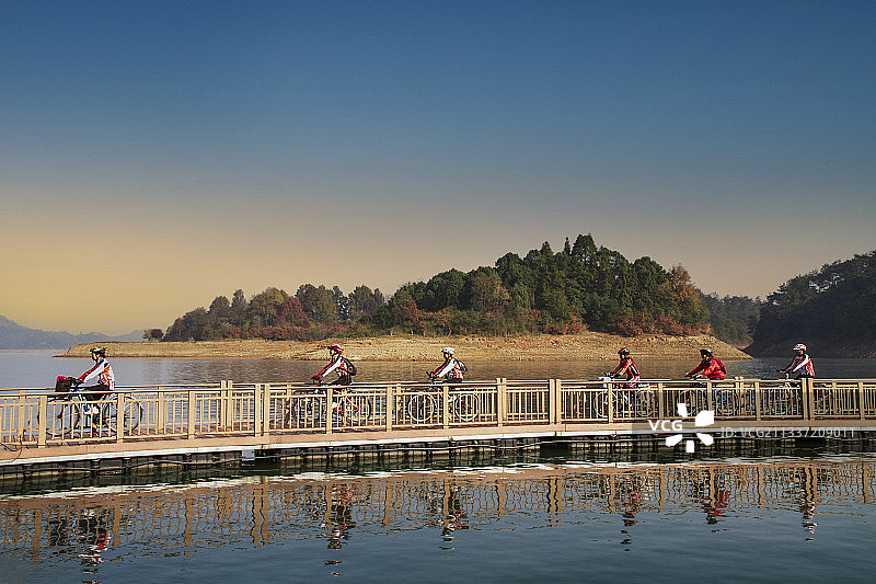 环湖自行车赛图片素材