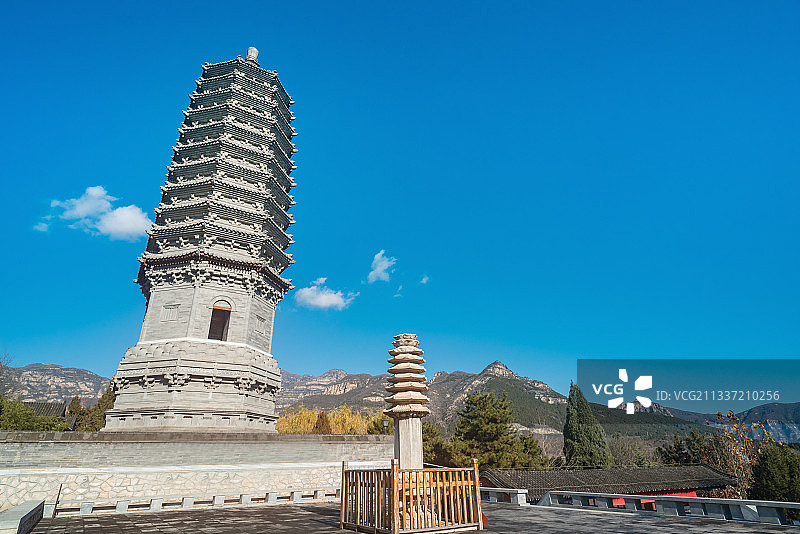 北京云居寺南塔和压经塔图片素材