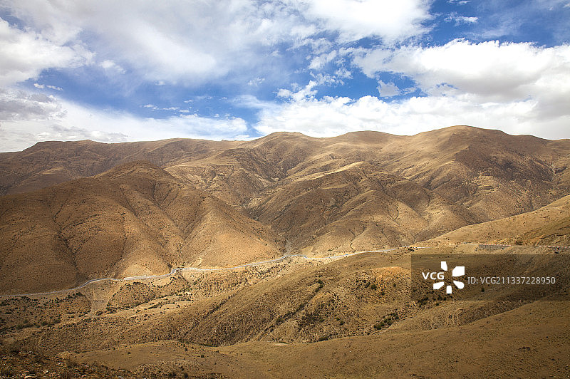 西藏雅路藏布江河谷图片素材
