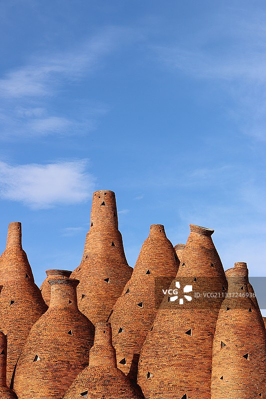 弥勒东风韵红砖建筑图片素材