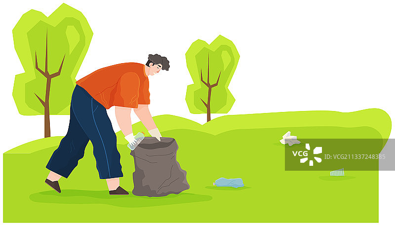 男子在户外清理塑料和纸张垃圾图片素材