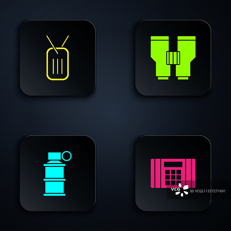 炸药炸弹军用狗牌手和烟雾图片素材