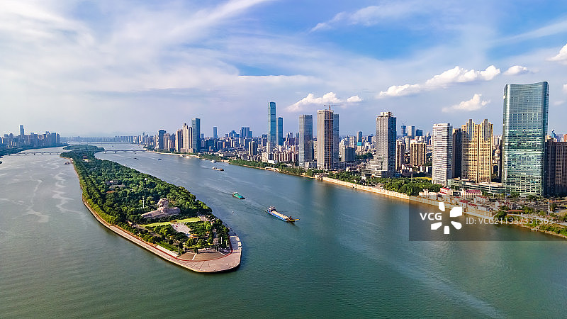 大美中国-湖南长沙湘江风光带之橘子洲图片素材