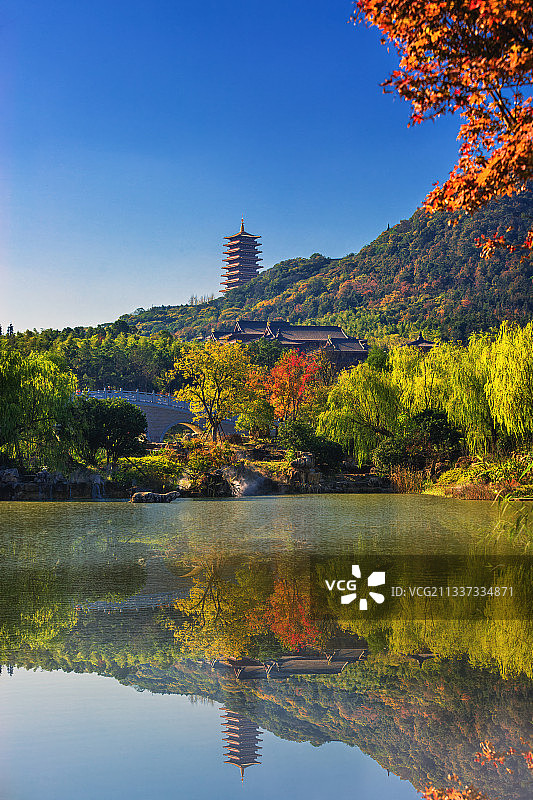 光影中的牛首山+南京图片素材