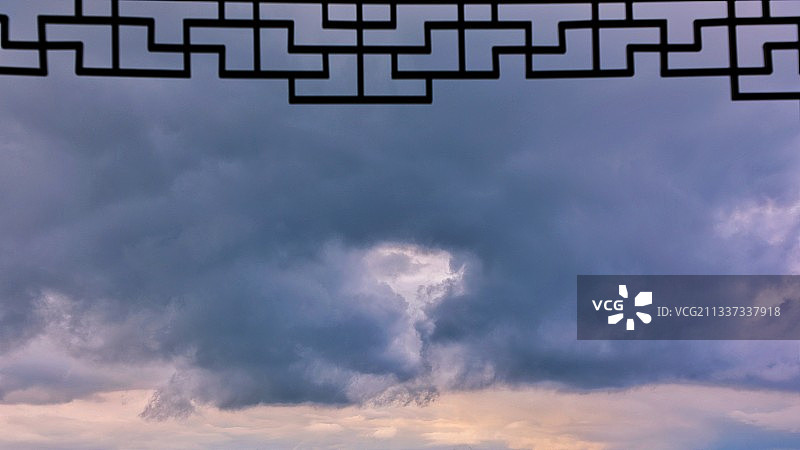 窗外有云天图片素材