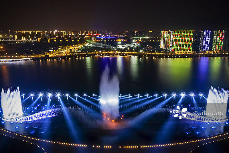 西安奥体中心灯光秀图片素材