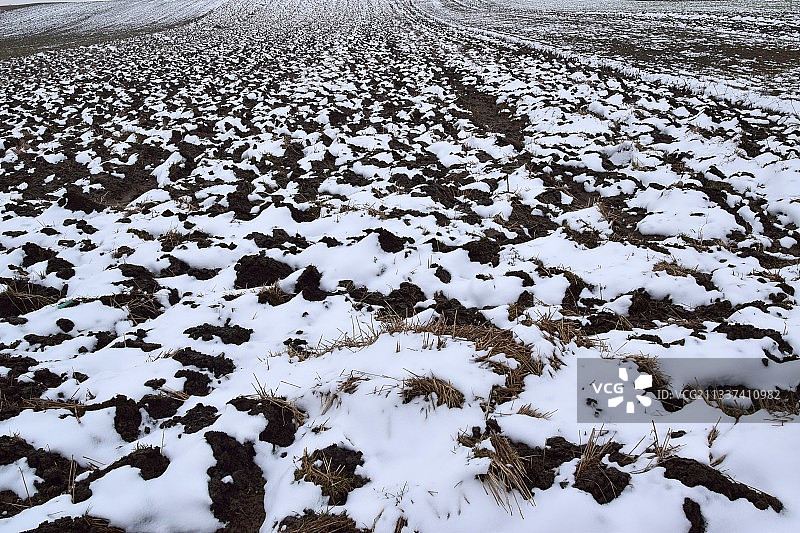 白雪覆盖的土地风景图片素材