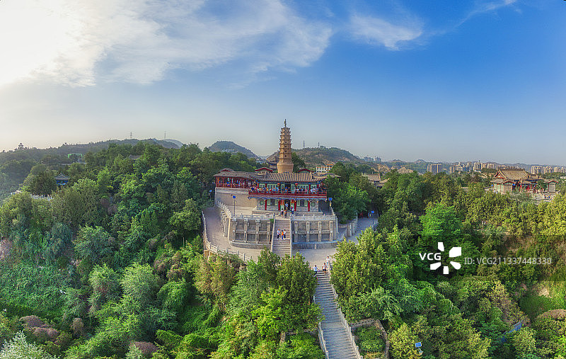 甘肃省兰州市城关区白塔山公园白塔寺白塔夏日航拍全景图片素材