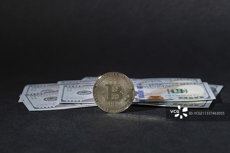 比特币与美元图片素材