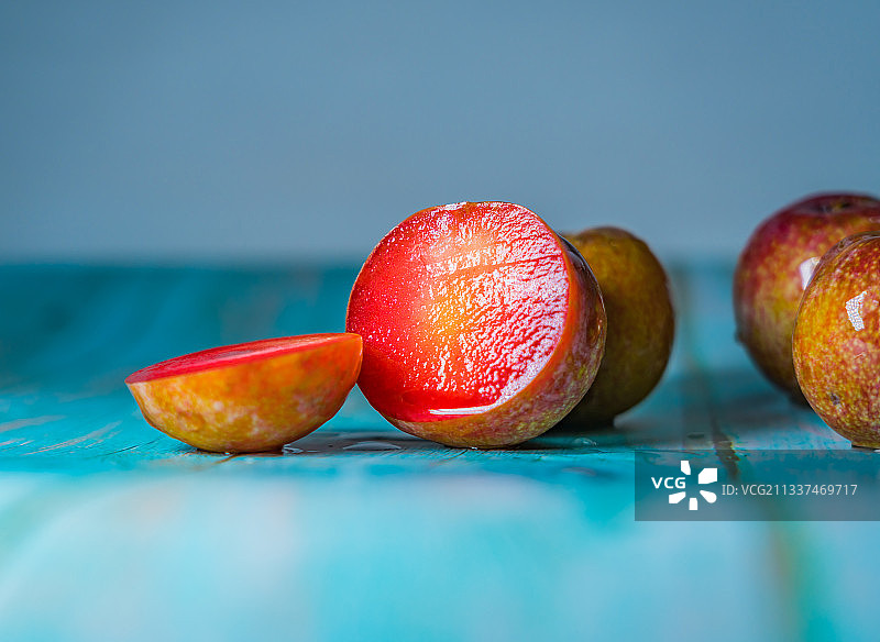 广东 茂名 信宜 钱排 三华李 甜美水果图片素材