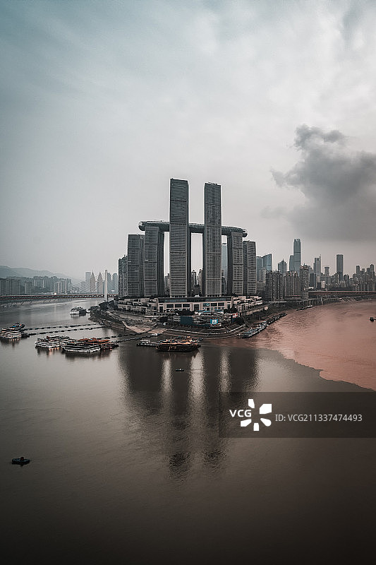 重庆两江交汇朝天门来福士图片素材