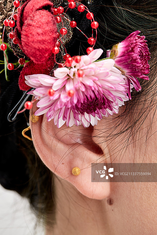 女性美妆耳朵特写图片素材