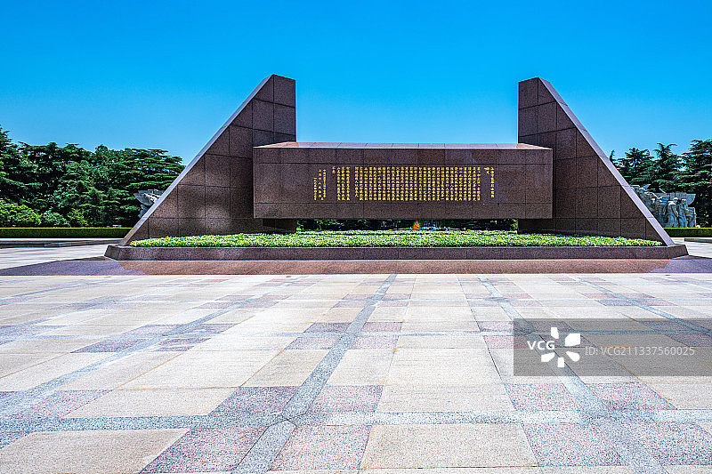 上海龙华烈士陵园纪念碑图片素材