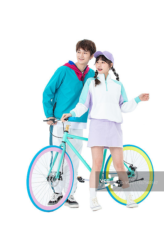 甜蜜的青年情侣图片素材