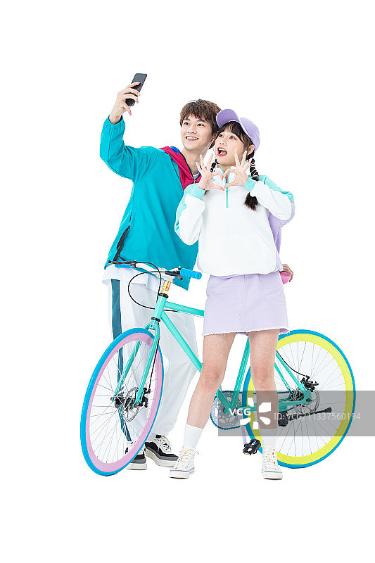 甜蜜的青年情侣图片素材