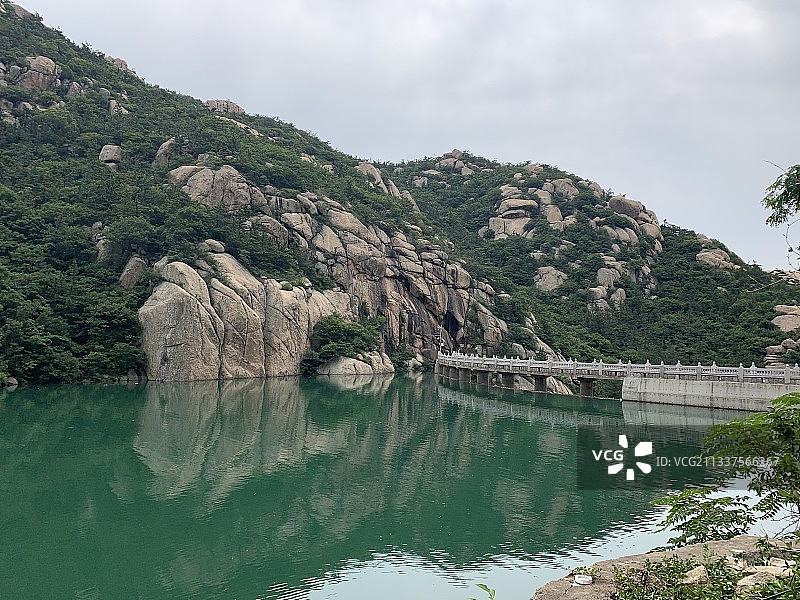 一池静水图片素材