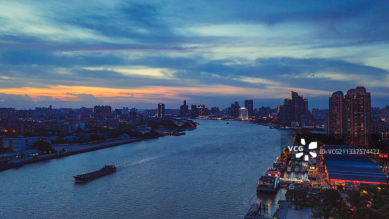 广州珠江河畔太古仓晚霞图片素材